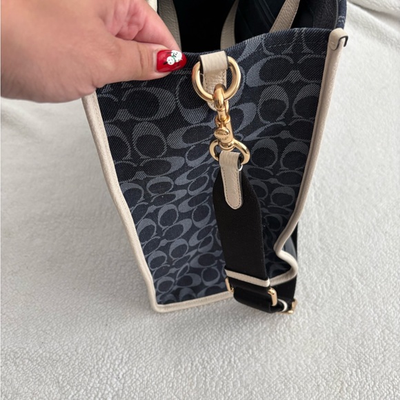 Coach Dark Blue and Cream Signature Tote - Picture 4 of 6